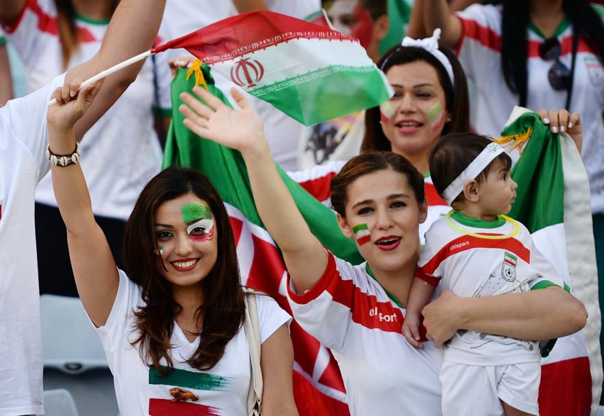 Australia ancora al centro dello sport mondiale: le tifose iraniane assistono a Sydney al match contro la nazionale di calcio del Qatar, valido per il gruppo C della Coppa d&#39;Asia. (Afp)